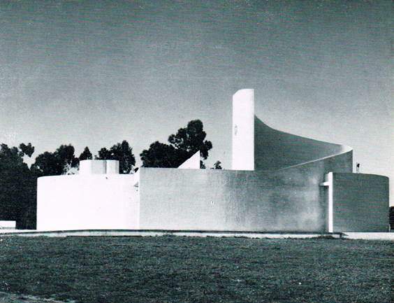 La Arquitectura Como Una Escultura Concreta El Templo Del Cementerio